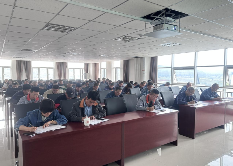 廉當(dāng)&ldquo;鐮&rdquo;可以除雜念   欲為&ldquo;獄&rdquo;勢(shì)必積災(zāi)難 &mdash;&mdash;集團(tuán)紀(jì)委書記為物產(chǎn)工投公司黨員干部、關(guān)鍵人員 授主題教育廉政專題黨課