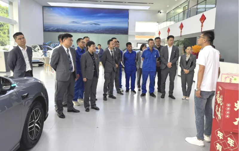 汽貿(mào)公司黨支部開展&ldquo;走出去、學(xué)進(jìn)來，改作風(fēng)、促發(fā)展&rdquo;貫徹中央八項(xiàng)規(guī)定精神學(xué)習(xí)教育走深走實(shí)主題黨日活動